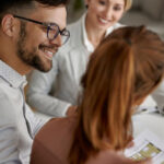 7 señales de que un lead inmobiliario tiene altas probabilidades de compra - Foto Magnific